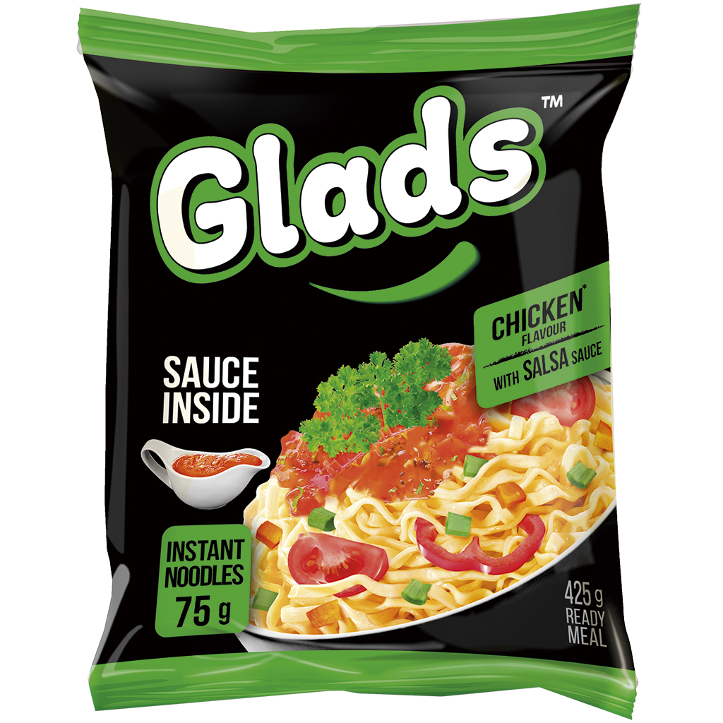 Instantnoedelgerecht met kip-smaak en pittige saus naar sals