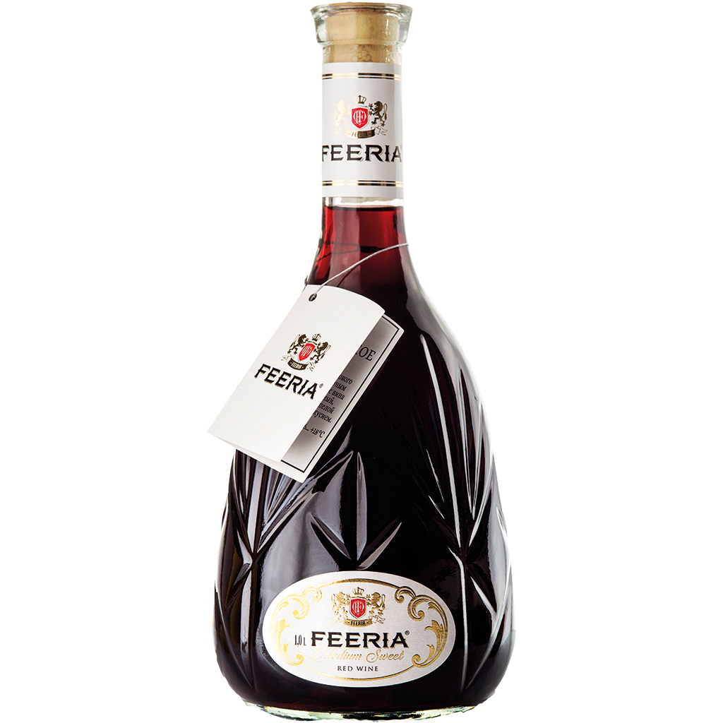 Rode wijn "Feeria" uit Moldavië, zoet
