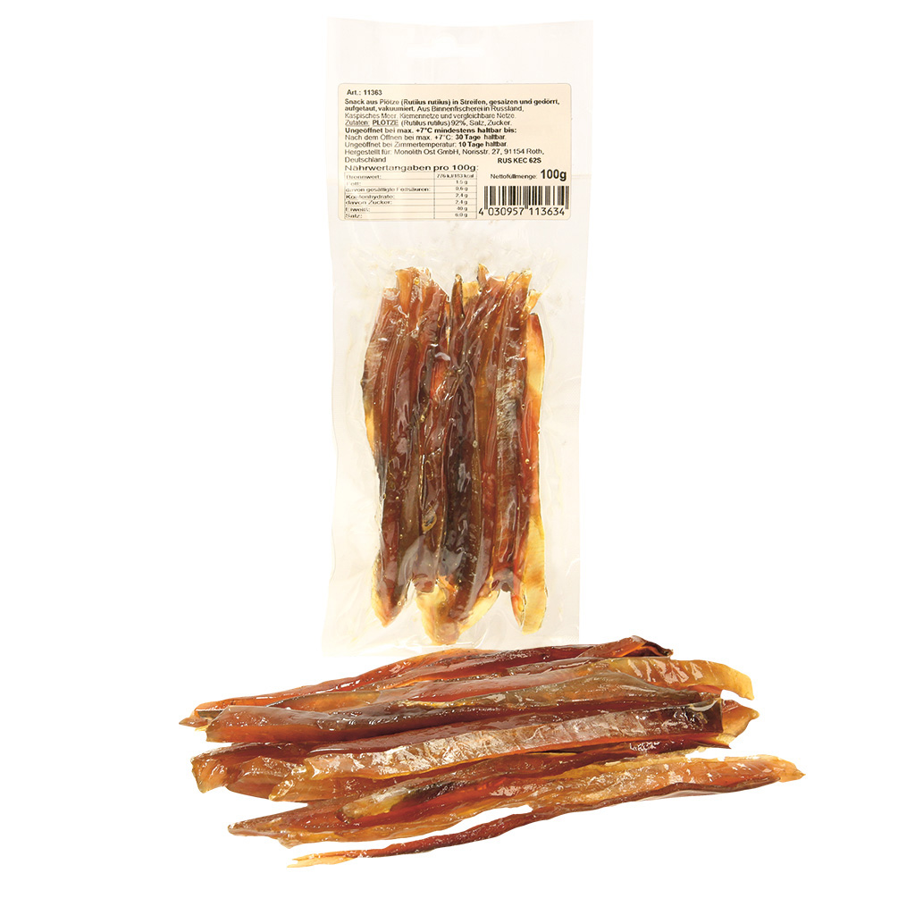 Snack van plötze (Rutilus rutilus) in reepjes, gezouten en g