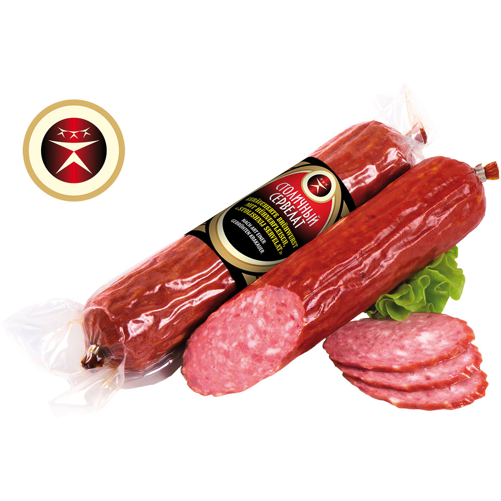Gerookte braadworst met kippenvlees "Stolichnij Servelat", met soja-eiwitisolaat, naar de stijl van een gebraden Krakauer.