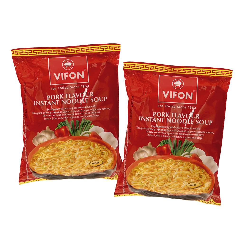 Instant-noedels met varkensvleessmaak