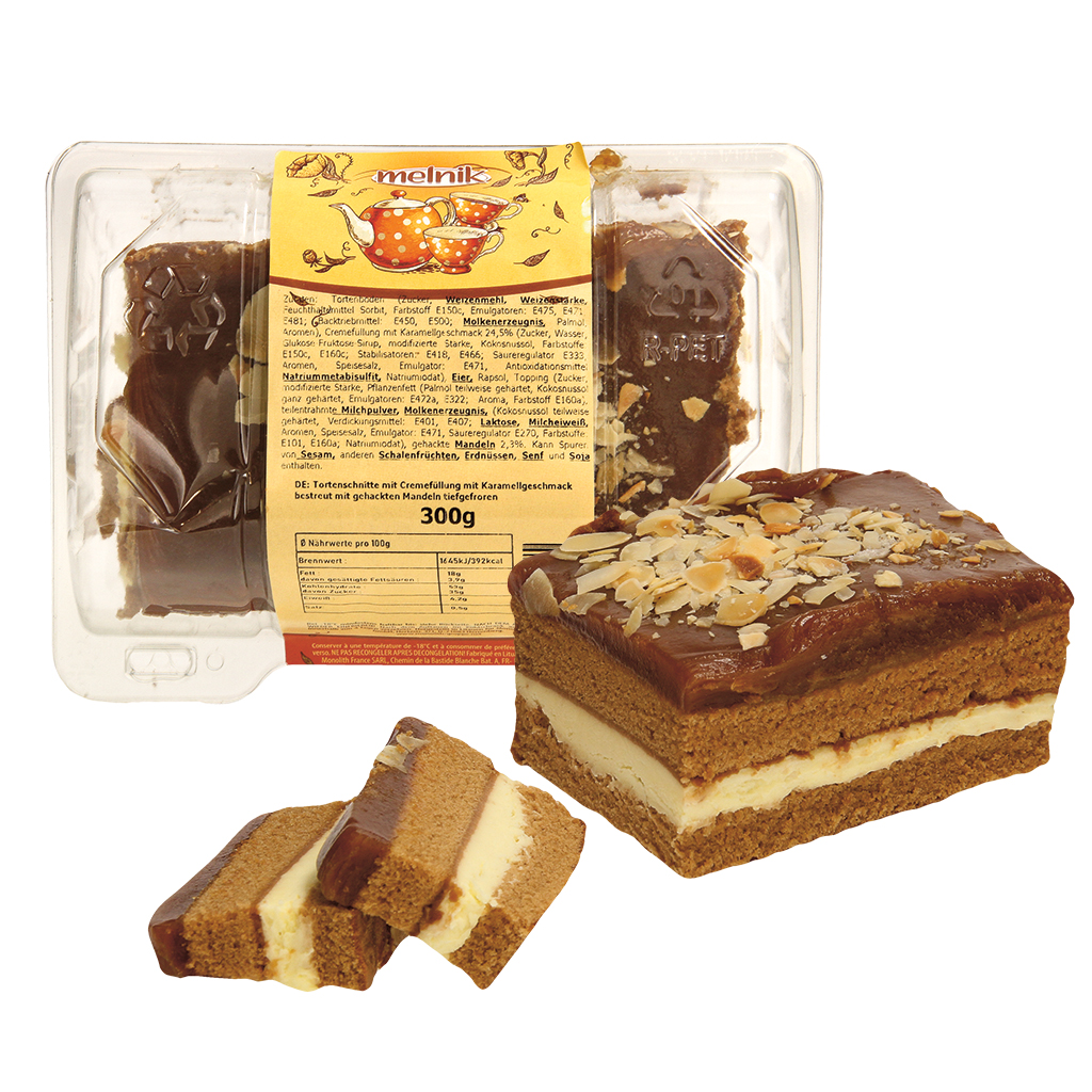 Taartpunt met crème vulling met karamel smaak bestrooid met 