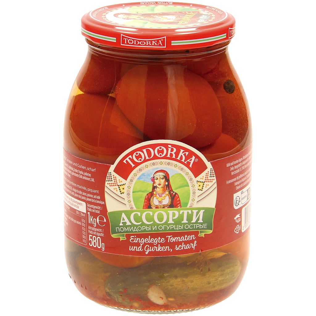 Ingelegde tomaten en komkommers, pikant