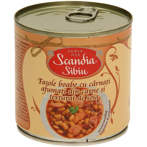 Bonenschotel met gerookt vleesproduct met gerookte worst