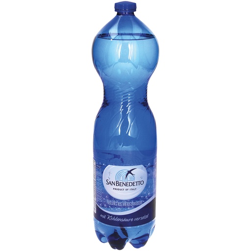 Natuurlijk mineraalwater met toegevoegde koolzuur