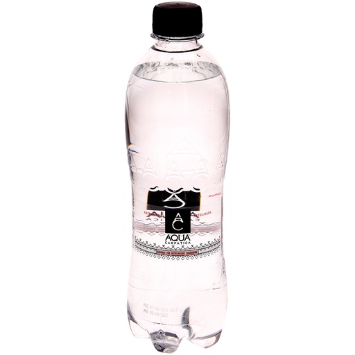 Natuurlijk mineraalwater met koolzuur toegevoegd