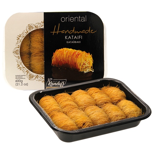 Griekse zoetigheid "Kataifi" van deegdraden met amandelen, k