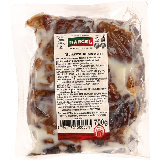 Varkensribbenstukken, gepekeld en gerookt, in varkensspek