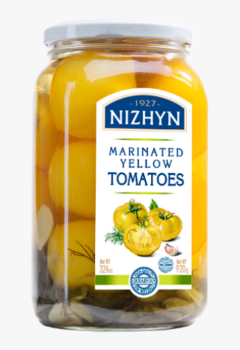 Nizhyn gemarineerde gele tomaten